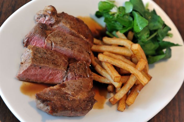 Perfect Steak and Chips Recipe Featured Image - Full Image