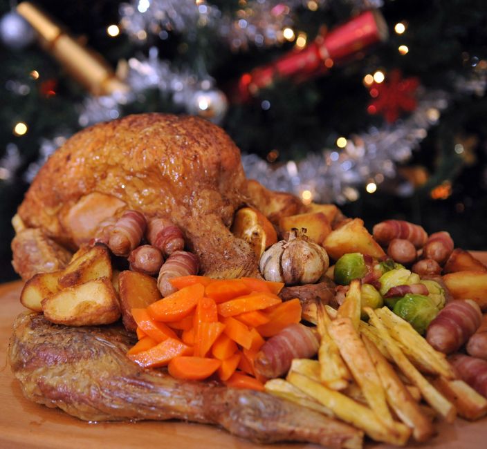 Roast Turkey Christmas Dinner Recipe Featured Image - Full Image
