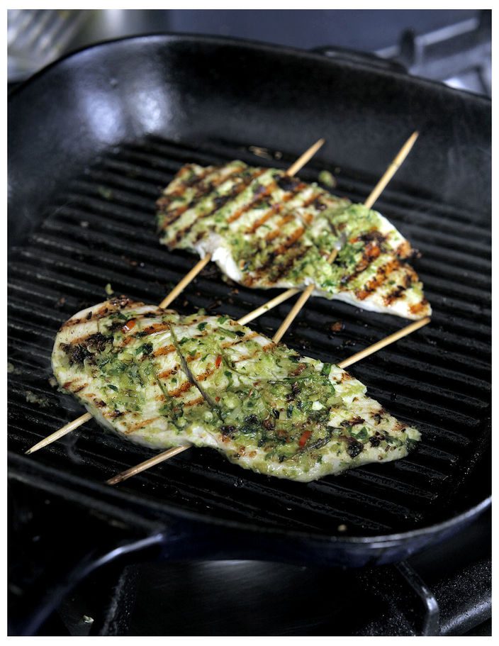 Chargrilled Chicken with Mint and Coriander Raita Featured Image - Full Image