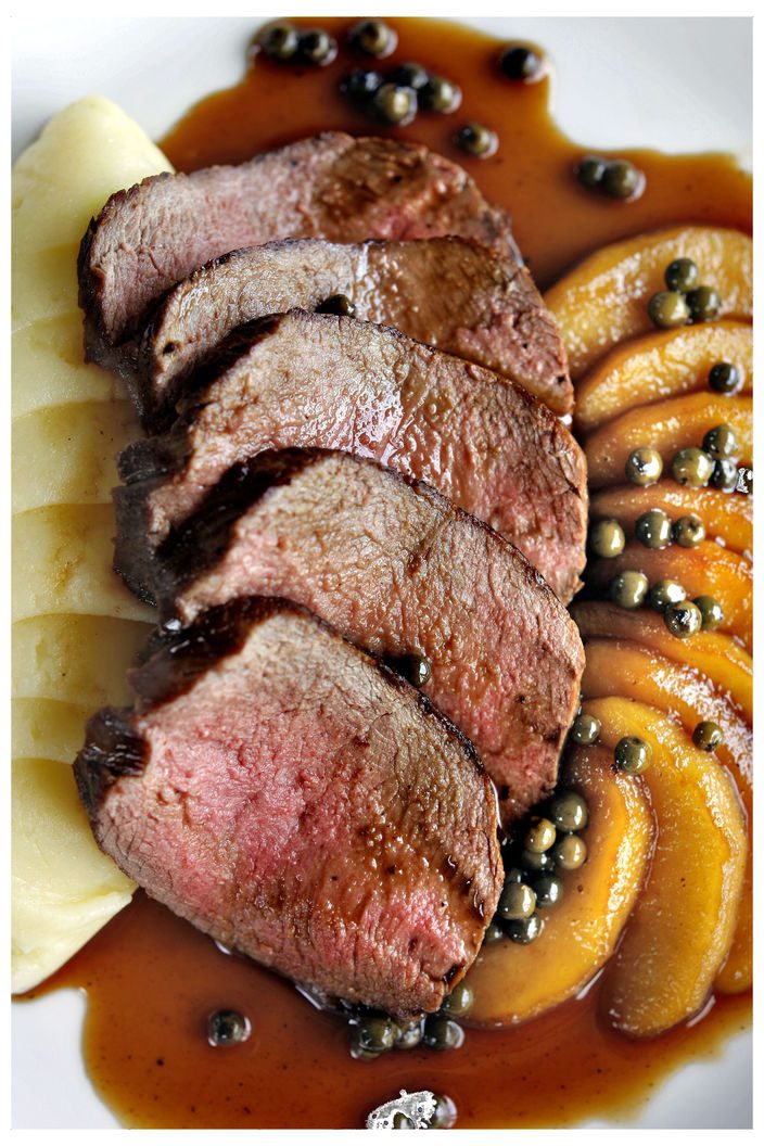 Sautéd Venison with Green Peppercorns Recipe Featured Image - Full Image